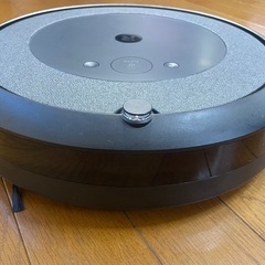 iRobot ルンバ　i3 クリーンベース付きの画像