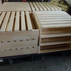 ②-2F　詰め合わせ　スノコ　　すのこ　取り放題　ボックス　未使用　ベッド　ＤＩＹ素材　木材　エラー品　リフォームの画像