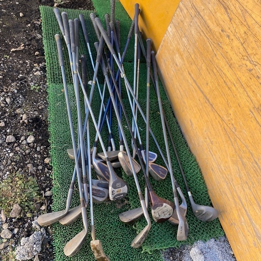 ゴルフ練習器具　ゴルフ用具　色々