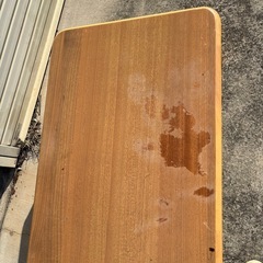 折り畳みテーブルの画像