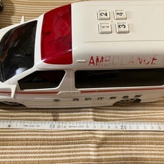 おもちゃ約30点　消防車　救急車　パトカーなどの画像