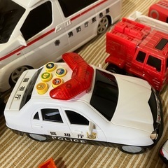 おもちゃ約30点　消防車　救急車　パトカーなどの画像