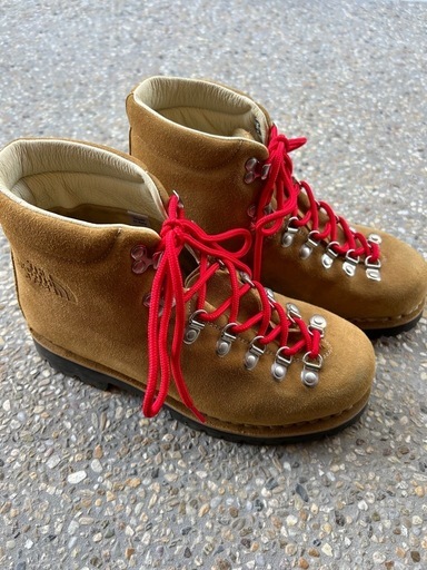 ＜THE NORTH FACE＞　TRAVERSE MARIEL SUEDE トラバース マリエル スエード