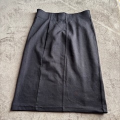 ⑩GU スカートの画像