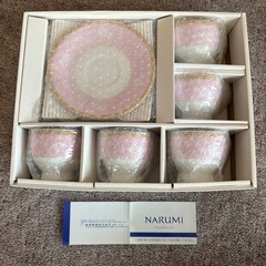 【新品未使用】NARUMI 花柄ティーカップ・ソーサー5客セットの画像