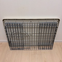 犬用金属製ケージ 出入り口付きの画像