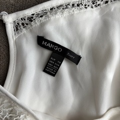 ⑮MANGO キャミトップスの画像