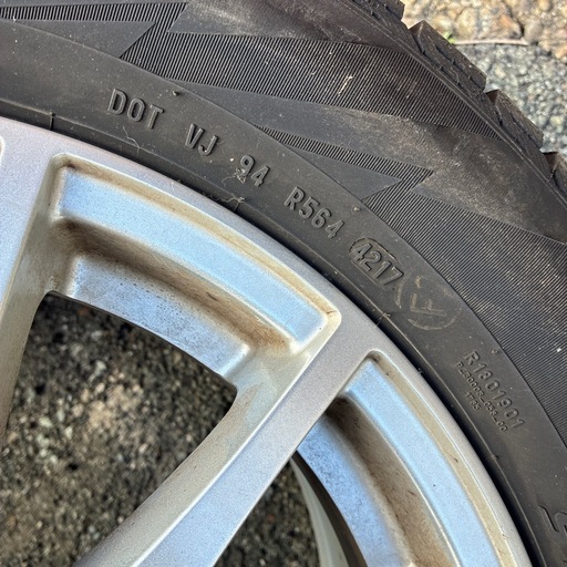215/60R16 スタッドレス　2017年42週
