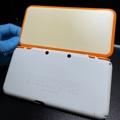 美品　ニンテンドー2DS LL ホワイト/オレンジ 任天堂 NINTENDO JAN-001の画像