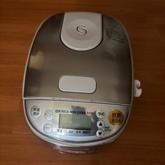 象印　3合炊き炊飯器