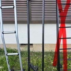 リアラダー梯子、ルーフキャリアベースの画像