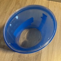 REEF TOUREK 青いダイビング器具の画像