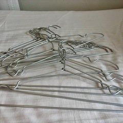 ミニマル派に◎ シンプルアルミハンガー 12本セットの画像