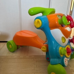音が鳴る乗れるおもちゃの画像