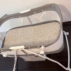 ベビーベッドの画像