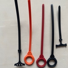 ベイブレード まとめ売り（本体・パーツ・ランチャー付き）の画像