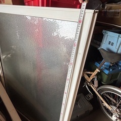 窓ガラス2枚　窓レールセットの画像