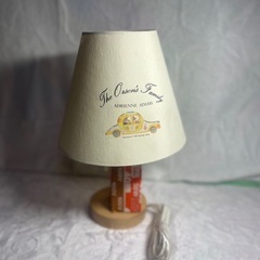 ヴィンテージ ランプシェード: 画像のイラストは「The Orson's Family」と題されており、1980 年にアメリカ人イラストレーターのエイドリアン・アダムスが制作した作品です。の画像