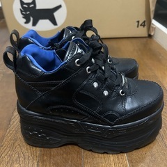 ヨースケ 厚底ブラックレザースニーカー 23.5cmの画像