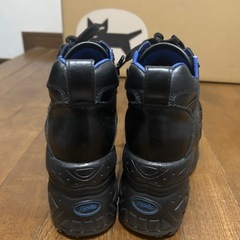 ヨースケ 厚底ブラックレザースニーカー 23.5cmの画像