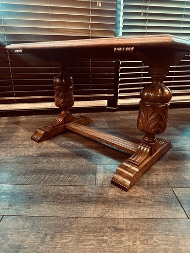 クラシック木製彫刻テーブル　アンティーク 彫刻装飾付き木製テーブル 美品】木彫り テーブル アンティーク家具