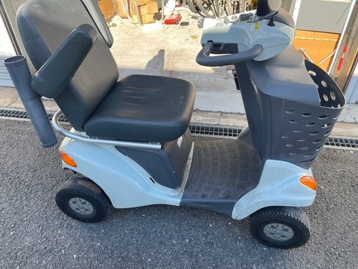 スズキの電動車いす、セニアカー（ET4Dシリーズ）