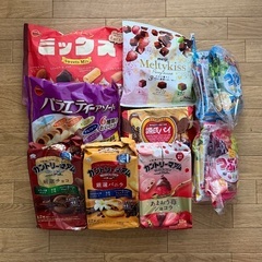 お菓子の詰め合わせの画像