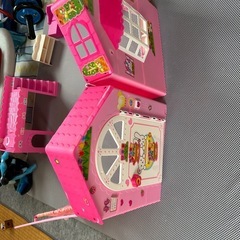 メルちゃんのお家とリカちゃんの小物ベット等の画像