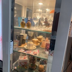 日本製　高級ガラスショーケース　ホワイトの画像