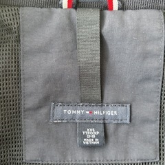 美品！トミーヒルフィガーのジャケットの画像