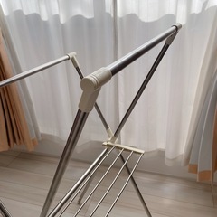 【無料】ハンガーラック 折りたたみ可能 洗濯物干し タオル掛け  の画像