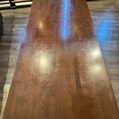 ブラウン木製ダイニングテーブル1500×700 飲食店の画像