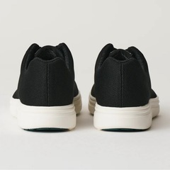 【新品未使用】① 【ルムトン フォレスト BLACK WHITE】履き心地のよい 軽い メリノウール スニーカー - Black White / 23.5cm Black White / 23.5cmの画像