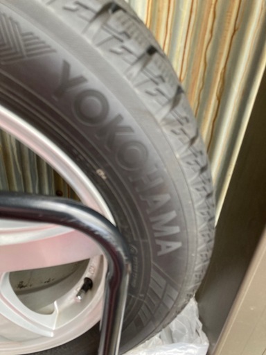 決まりました【お引取り限定】 205/60/R16スタッドレス  タイヤ 4本　ホイール付 ラックセット