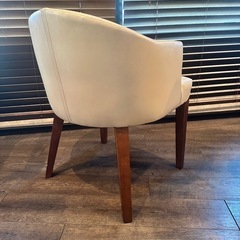 アイボリー 合成皮革 ダイニングチェアの画像