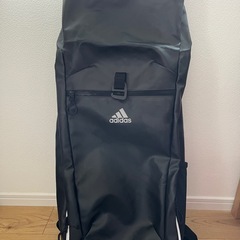 adidas リュックの画像