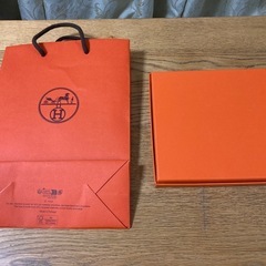 【HERMES】箱とショッパー（紙袋）のセット！の画像