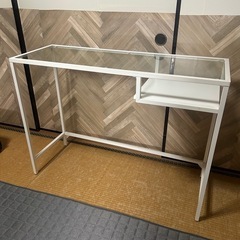 IKEA テーブル 白 机 家具 デスク ガラステーブルの画像