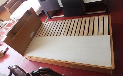 ◆大塚家具◆セミダブルベッド　タモ材　引き出し付き　傷多め　USED