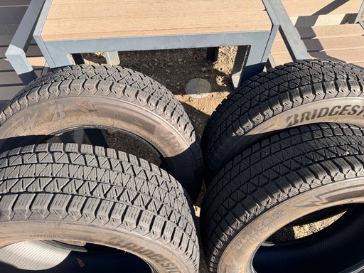 スタッドレスタイヤ　225/65R17　ブリザックＤＭ－Ｖ３