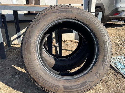 スタッドレスタイヤ　225/65R17　ブリザックＤＭ－Ｖ３