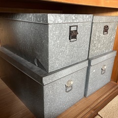 ブリキ缶（衣装ケース）９個一式の画像