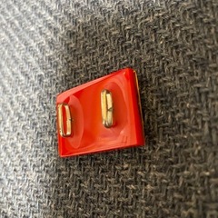 タツノオトシゴ ピンバッジ 赤黒の画像