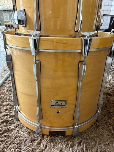 Pearl（パール）製 メイプルシェル ドラムキット12″ / 16″ / 22″ の3点セットです。
