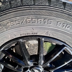 GOODYEARスタッドレス4本セット195/65R15 91Q 　セレナ　未使用チェーン付きの画像