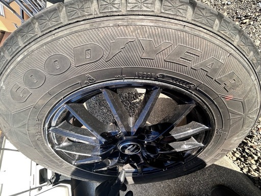 GOODYEARスタッドレス4本セット195/65R15 91Q 　セレナ　未使用チェーン付き