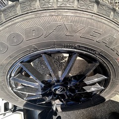 GOODYEARスタッドレス4本セット195/65R15 91Q 　セレナ　未使用チェーン付きの画像