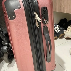 キャリーケースピンク 傷ありの画像
