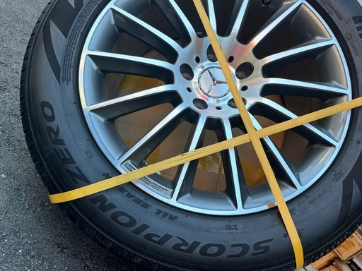 Pirelli 275/40R20 タイヤMercedes-Benzホイール
