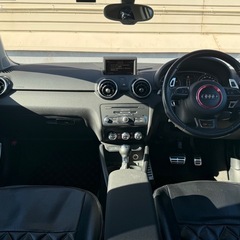 アウディ　A1　1.4TFSIスポーツパッケージの画像